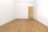 Schlafzimmer - Moderne 2-Zimmer-Wohnung mit Einbauküche – frisch saniert & solide vermietet
