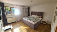 Schlafzimmer DG - Gepflegtes Ein- oder Zweifamilienhaus in ruhiger Lage