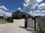 Zufahrt Grundstück - Villenanwesen mit Designerhalle