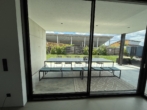 Ausblick Fenster - Villenanwesen mit Designerhalle