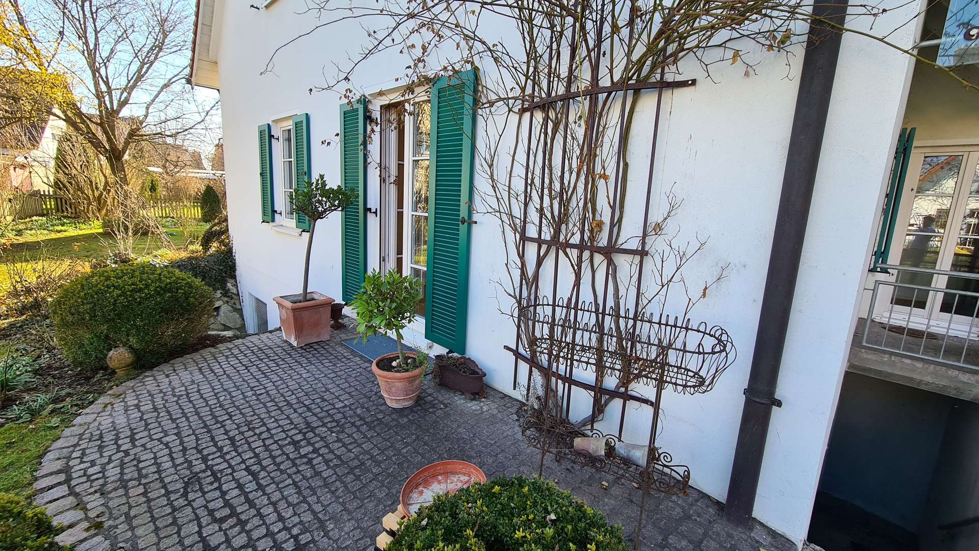 Praxis / Behandlungsräume in ruhiger Lage mit ökologischer Bausubstanz