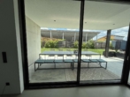 Ausblick Fenster - Villenanwesen mit Designerhalle