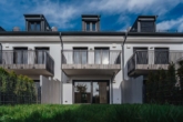 Hausansicht - Exklusives Reihenmittelhaus mit luxuriöser Ausstattung in Mering zu Verkaufen