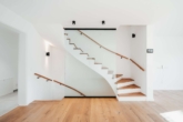 Treppenaufgang - Exklusives Reihenmittelhaus mit luxuriöser Ausstattung in Mering zu Verkaufen