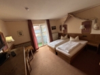 2-Bett Zimmer Innenhof - Gutshofanwesen mit Hotel und Gastronomie