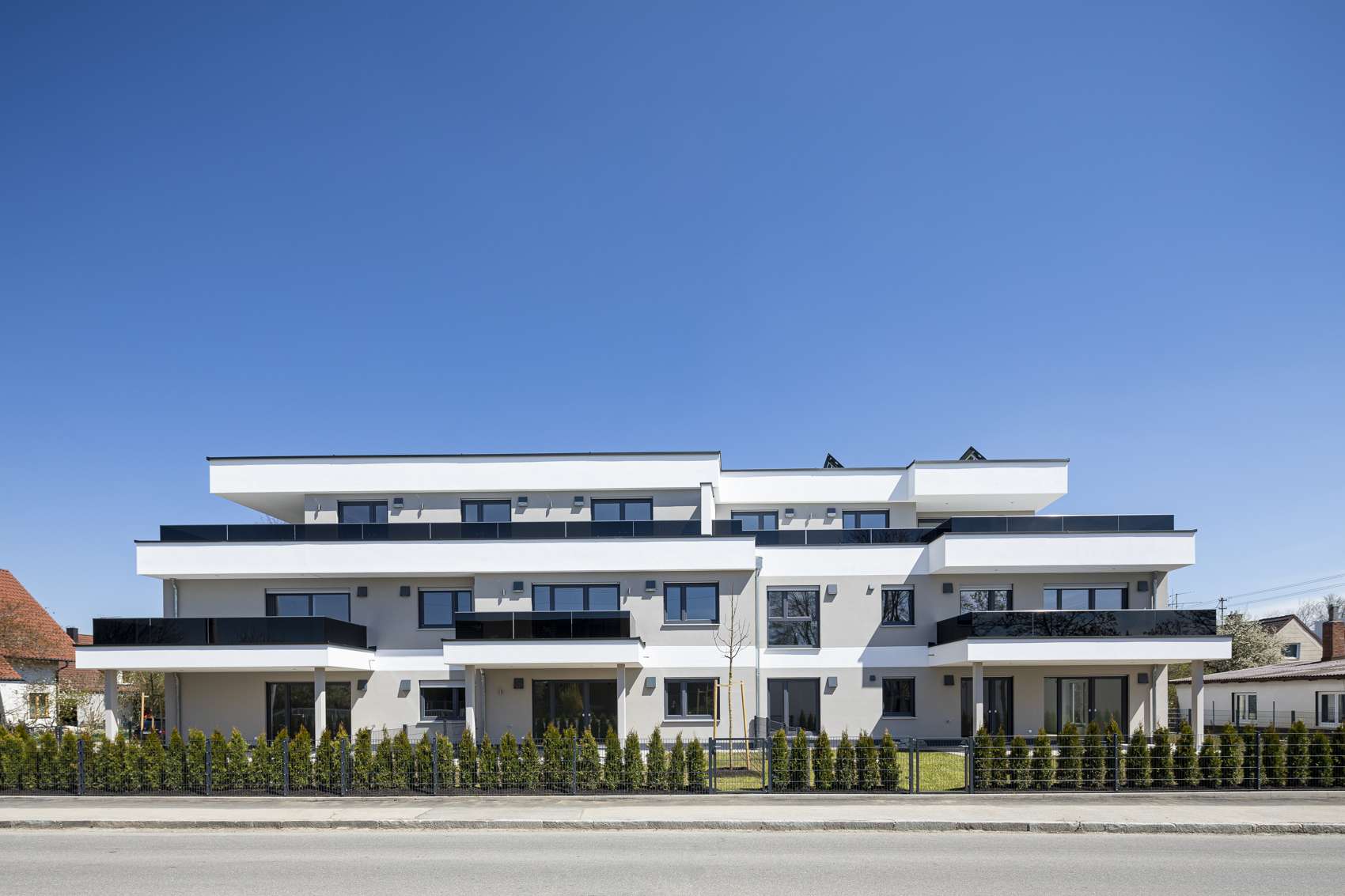 2 Zi-EG-Wohnung (KfW 55) mit Garten u. TG-Stellplatz. Modern, hochwertig, zentrumsnah in SMÜ