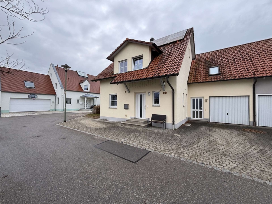 Einfamilienhaus mit Einliegerwohnung in Begehrter Lage!, 86830 Schwabmünchen, Einfamilienhaus