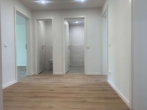 Flur - Modern sanierte 4-Zimmer-Wohnung mit Balkon – Kapitalanlage mit solider Vermietung oder Eigennutzer