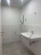 Badezimmer - Modern sanierte 4-Zimmer-Wohnung mit Balkon – Kapitalanlage mit solider Vermietung oder Eigennutzer