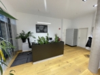 Arbeitsplätze - Moderner Gewerberaum (EG) in hochfrequentierter Durchgangslage (Ärztezentrum Lechfeld)