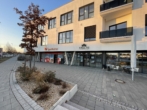 Außenansicht Bild 4 - Moderner Gewerberaum (EG) in hochfrequentierter Durchgangslage (Ärztezentrum Lechfeld)