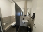 Toilette - Moderner Gewerberaum (EG) in hochfrequentierter Durchgangslage (Ärztezentrum Lechfeld)