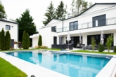 D81_2503 - Luxuriöses Einfamilienhaus im Landhausstil mit Einliegerwohnung