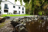 D81_2520 - Luxuriöses Einfamilienhaus im Landhausstil mit Einliegerwohnung
