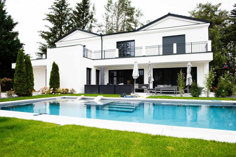Luxuriöses Einfamilienhaus im Landhausstil mit Einliegerwohnung, 86830 Schwabmünchen / Schwabegg, Villa