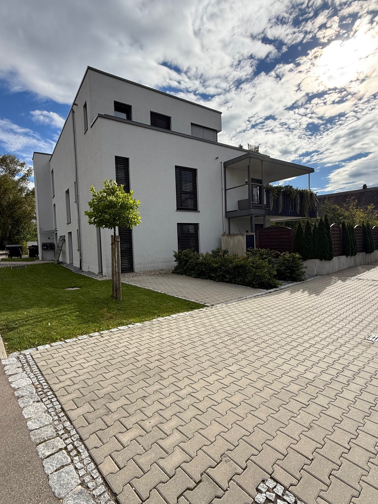 Exklusive Erdgeschosswohnung mit großem Garten in Schwabmünchen „Stellplatz und TG platz“