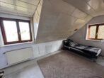 Renovierungsbedürftiges Ein- bis Zweifamilienhaus in idyllischer Sackgasse (Hanglage) in Schwabegg - Kinderzimmer DG