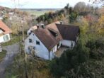 Renovierungsbedürftiges Ein- bis Zweifamilienhaus in idyllischer Sackgasse (Hanglage) in Schwabegg - Außenansicht Vogelperspektive